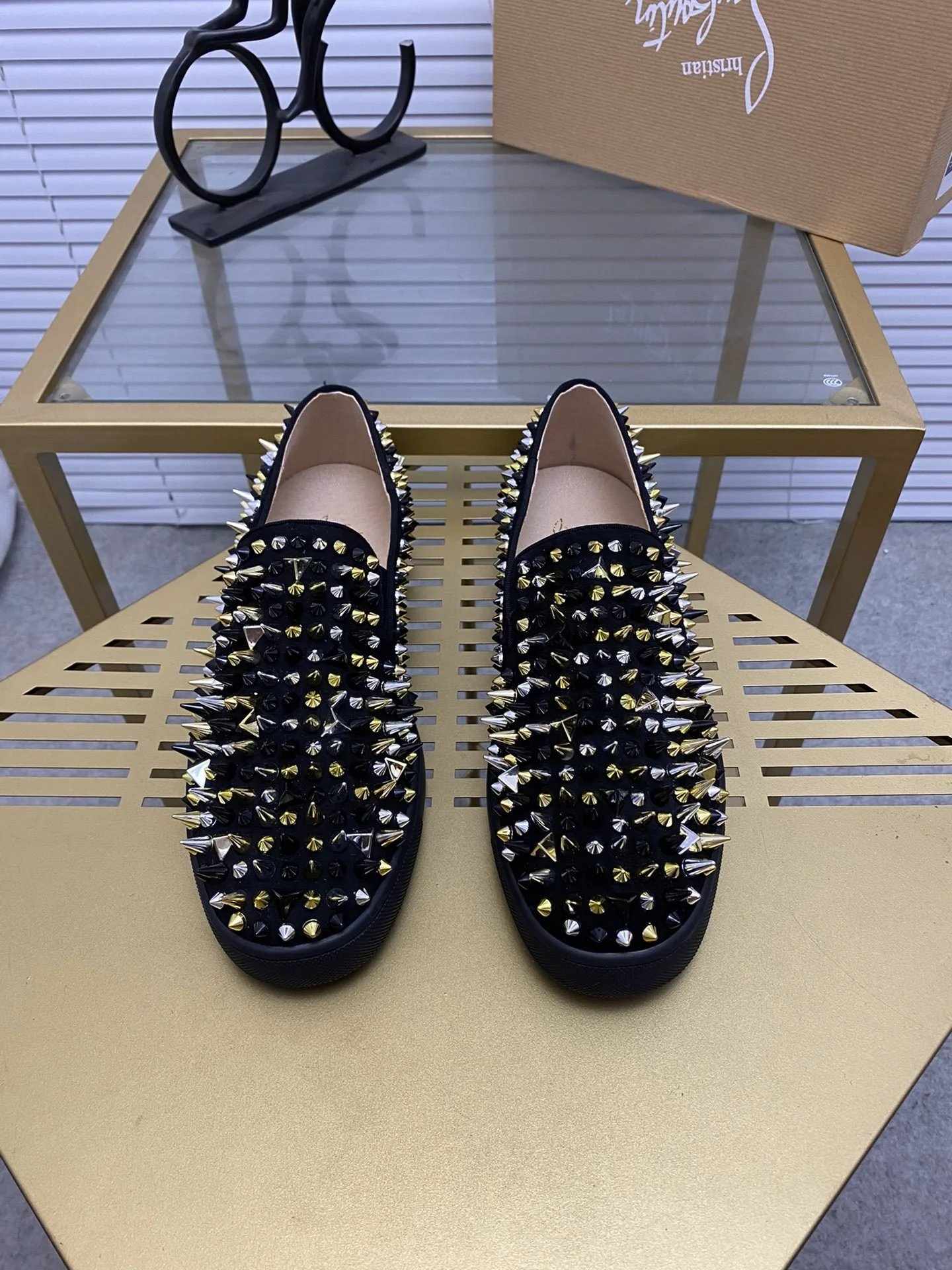 22 (non refundable, non exchangeable)